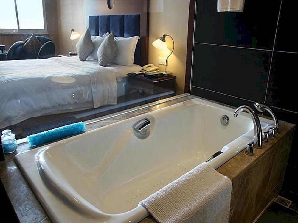 Rong Impression International Hotel Chengdu Extérieur photo